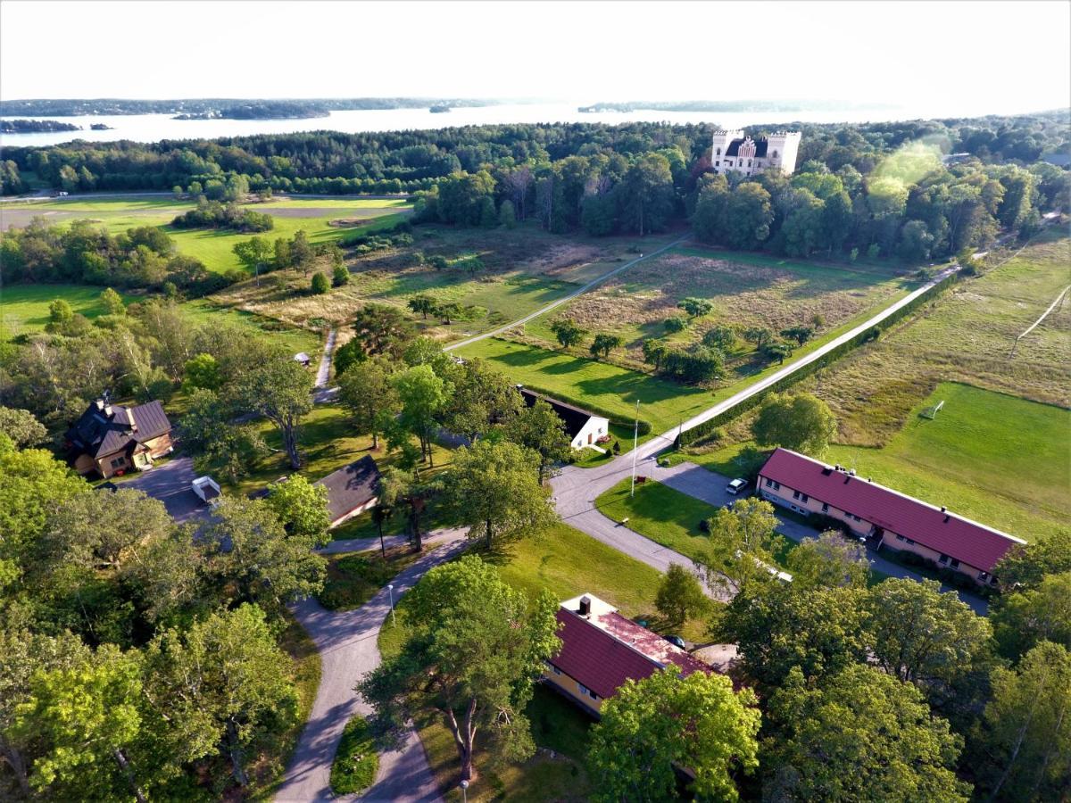 A Pousada Bogesund Slottsvandrarhem Vaxholm Exterior foto