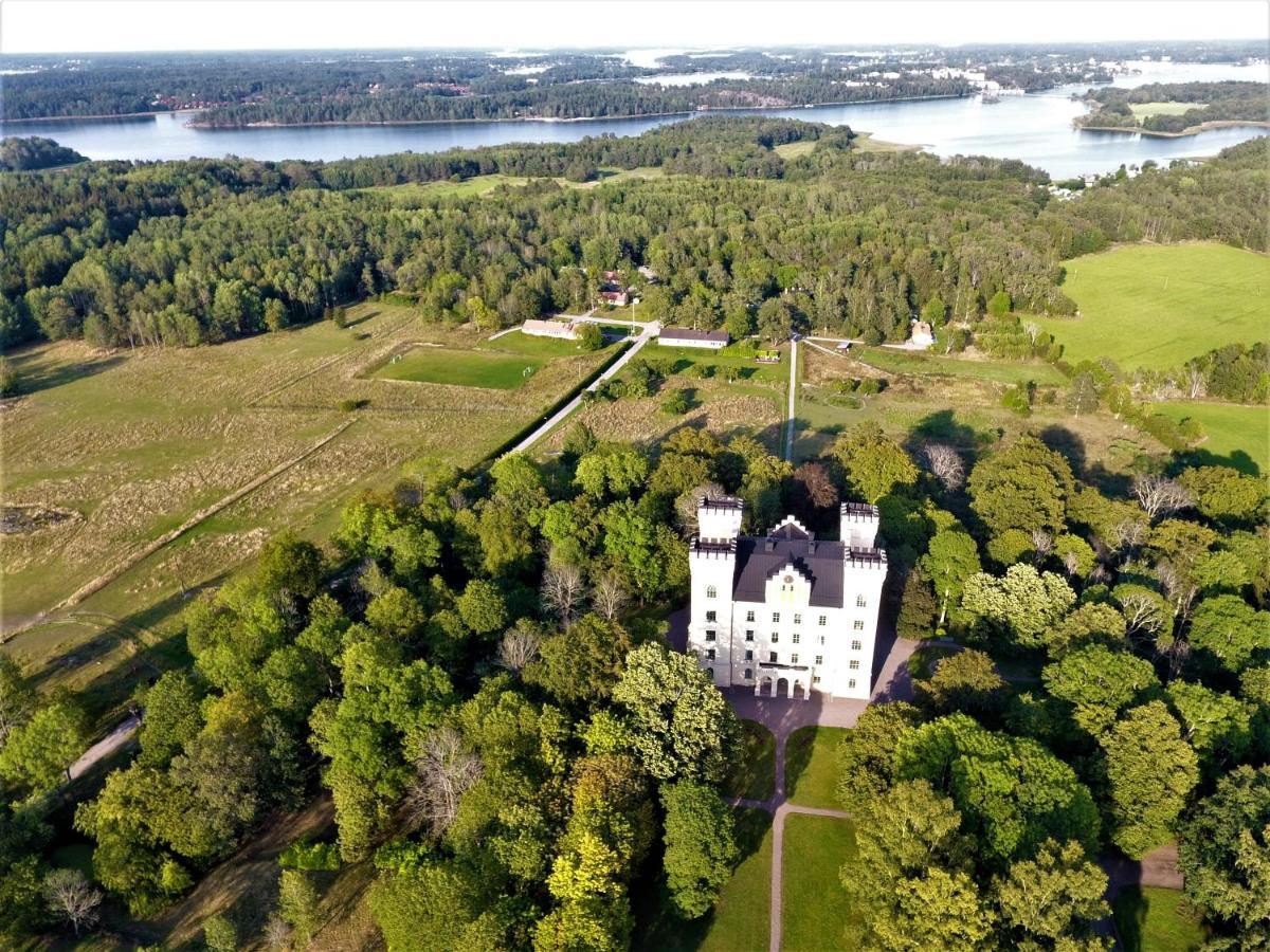 A Pousada Bogesund Slottsvandrarhem Vaxholm Exterior foto