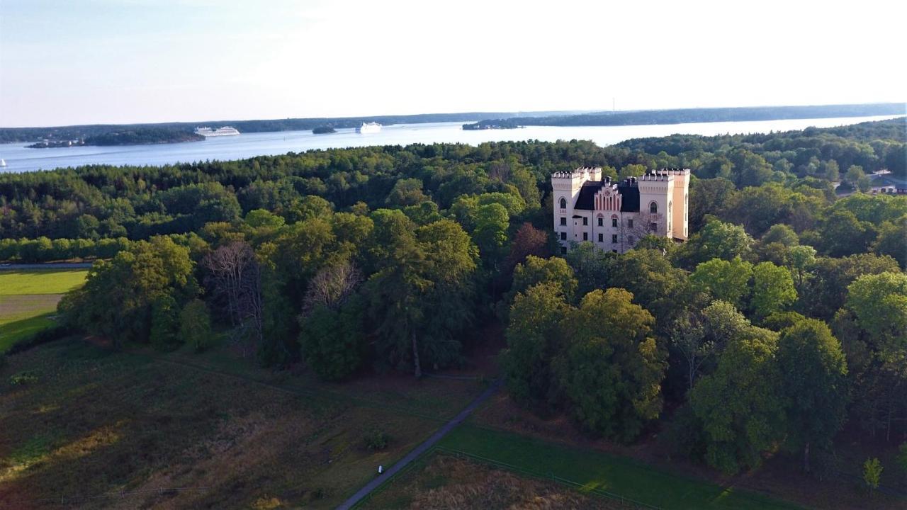 A Pousada Bogesund Slottsvandrarhem Vaxholm Exterior foto